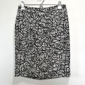 Ann Taylor Floral Pencil Skirt / Size 2